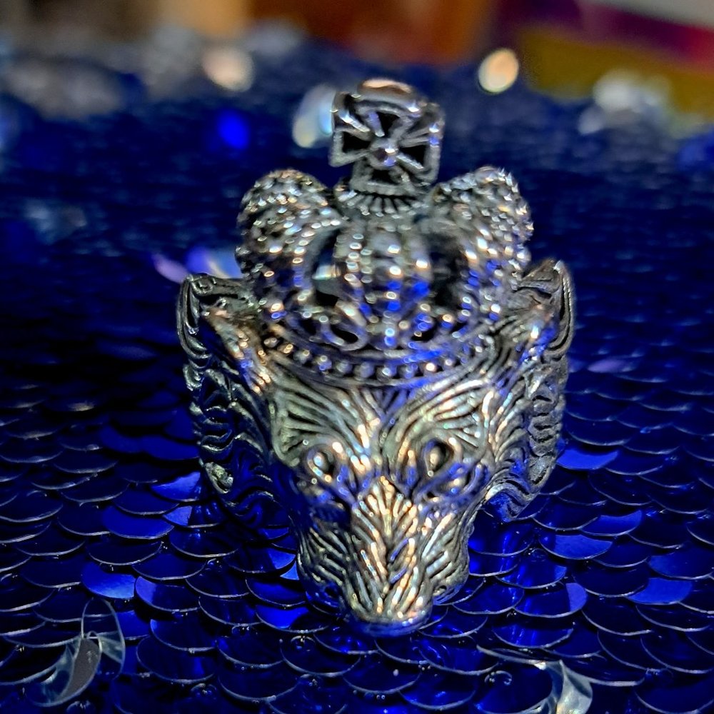 LEO THE KING RING-50 off when added to a bundle!